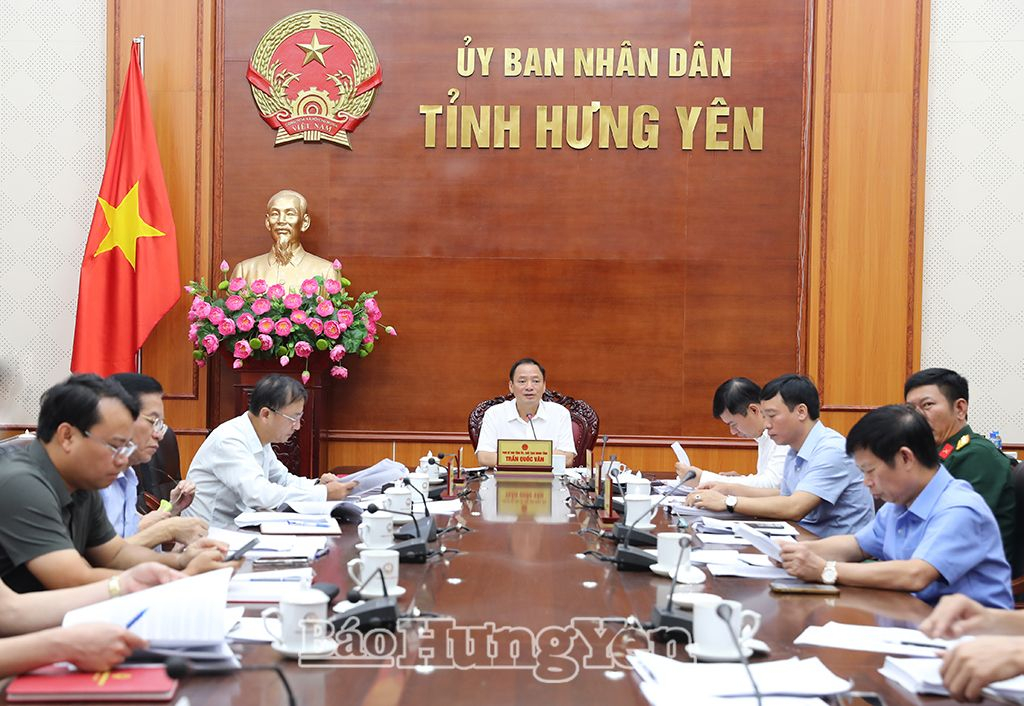 Chủ tịch UBND tỉnh Trần Quốc Văn chủ trì phiên họp Ban Cán sự Đảng và thành viên UBND tỉnh