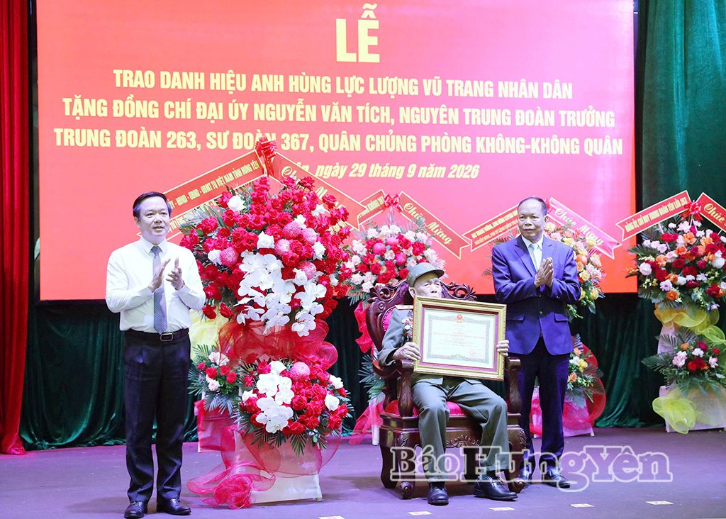 Trao danh hiệu Anh hùng Lực lượng vũ trang nhân dân cho Đại úy Nguyễn Văn Tích