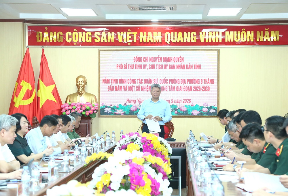 Đồng chí Phó Bí thư Tỉnh ủy, Chủ tịch UBND tỉnh Nguyễn Mạnh Quyền làm việc với Bộ CHQS tỉnh