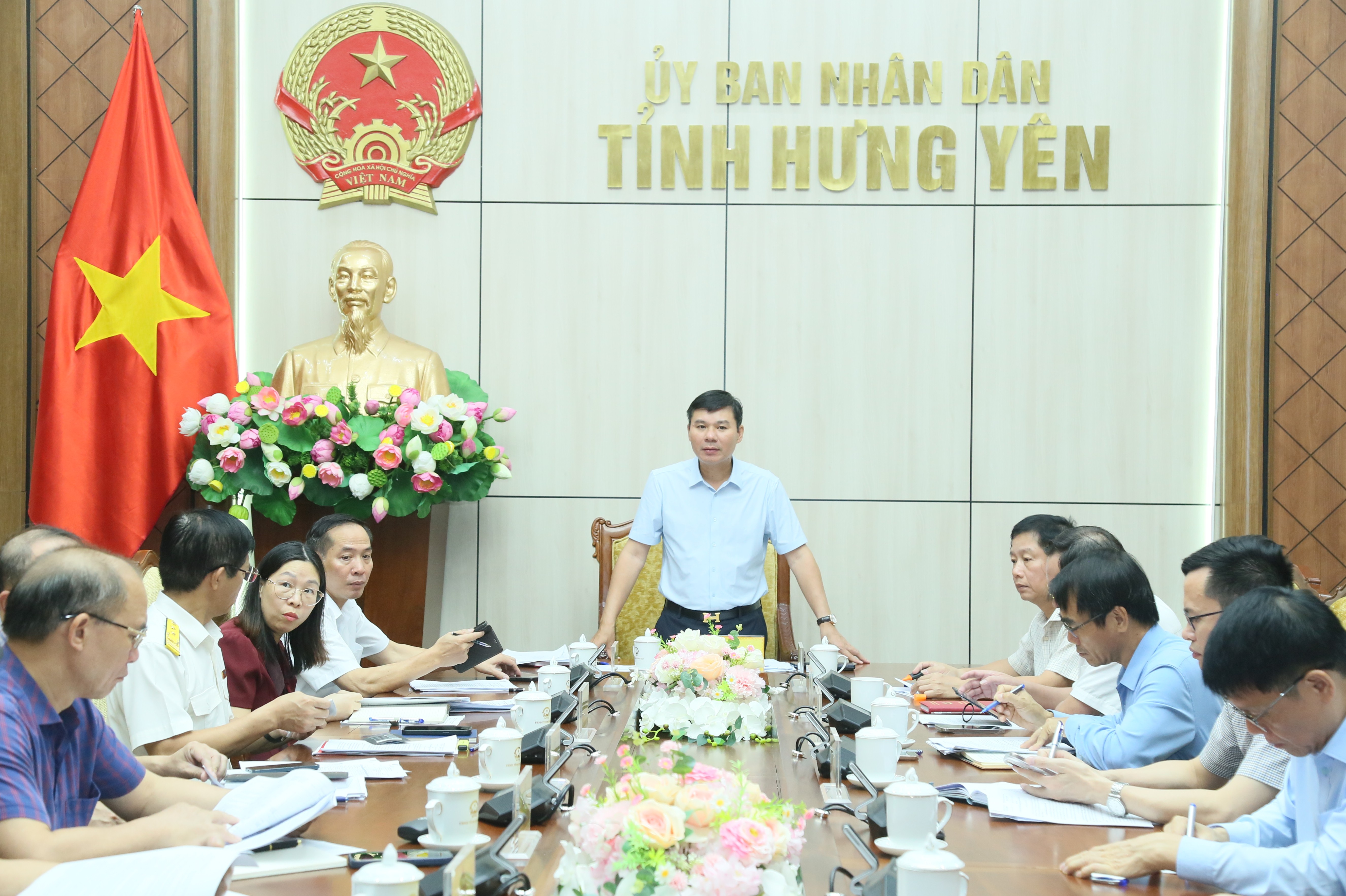 UBND tỉnh nghe báo cáo tiến độ thu tiền sử dụng đất