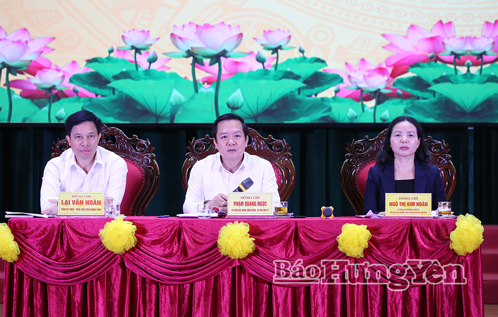 Đồng chí Phạm Quang Ngọc, Ủy viên Ban Chấp hành Trung ương Đảng, Bí thư Tỉnh ủy tiếp xúc, đối thoại với Nhân dân