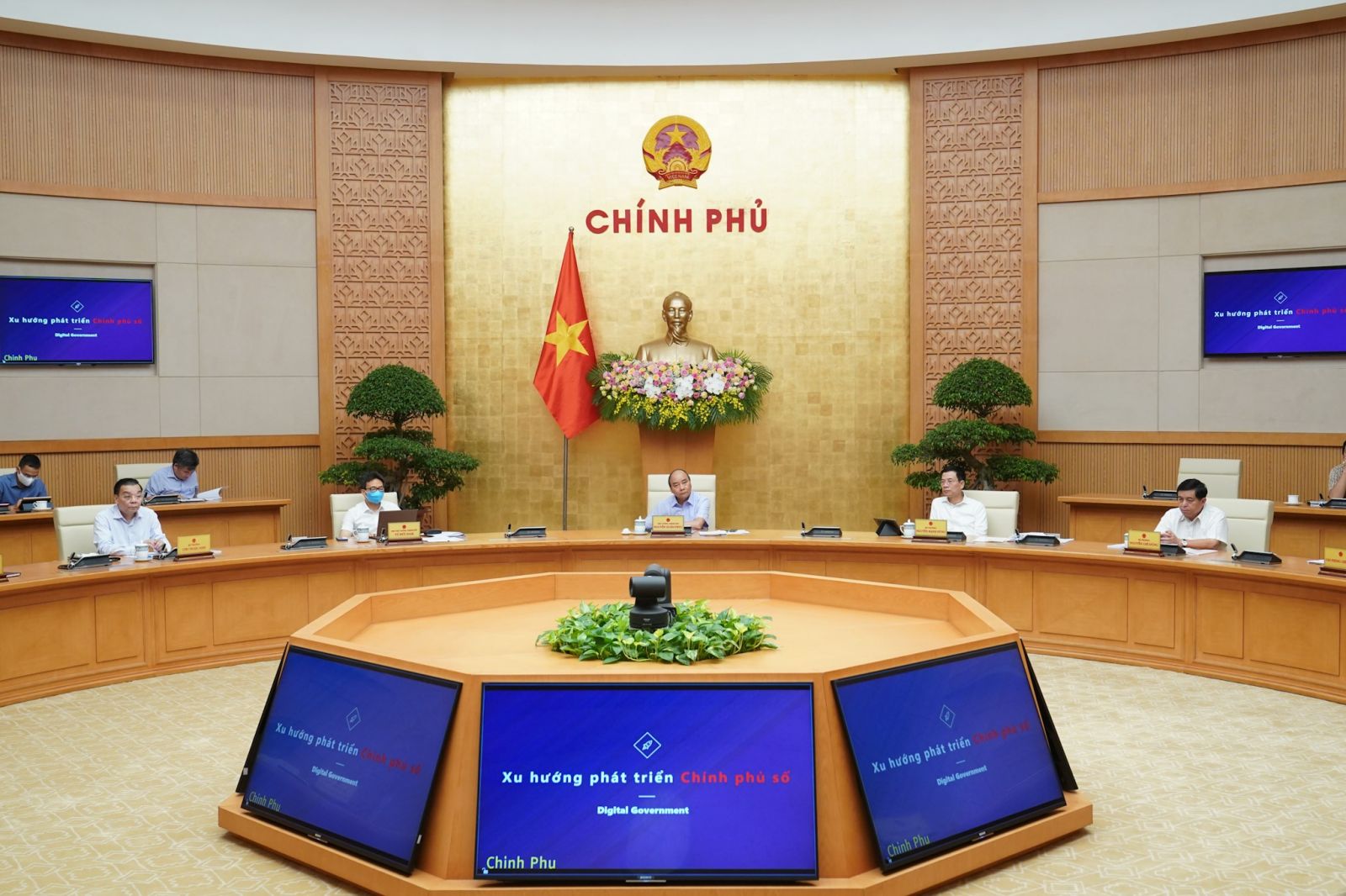 Thủ tướng: Trong năm 2020, cung cấp ít nhất 30% dịch vụ công trực tuyến mức độ 4