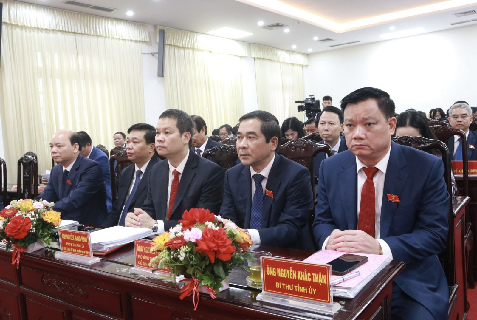 Kỳ họp HĐND tỉnh khóa XVII, nhiệm kỳ 2021 - 2026 để giải quyết công việc phát sinh đột xuất thông qua 14  nghị quyết quan trọng