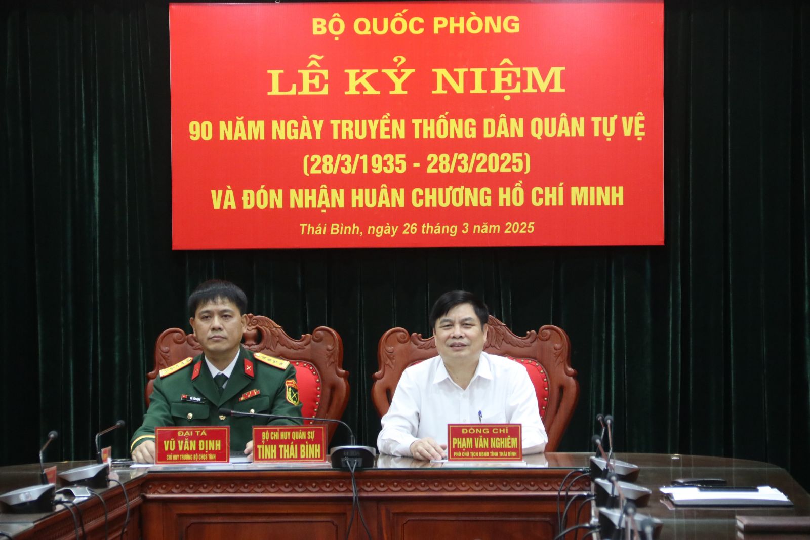 Lực lượng Dân quân tự vệ đón nhận Huân chương Hồ Chí Minh