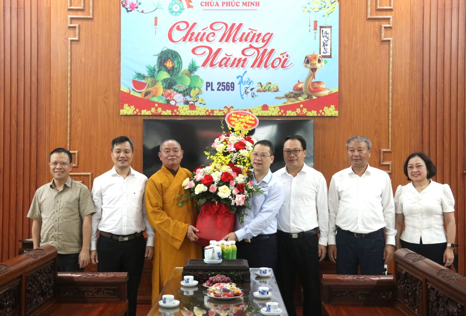 Đồng chí Nguyễn Mạnh Hùng, Phó Bí thư Tỉnh ủy, Chủ tịch UBND tỉnh chúc mừng Phật đản Phật lịch 2569 – Dương lịch 2025 tại huyện Vũ Thư