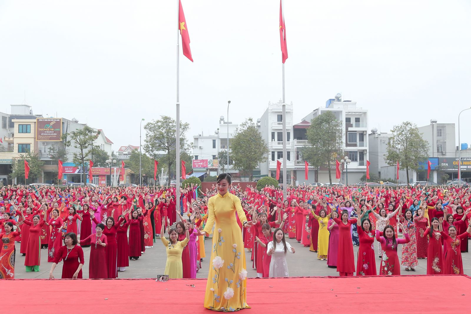 Hội nghị lấy ý kiến góp ý dự thảo Nghị quyết sửa đổi, bổ sung một số điều của Hiến pháp năm 2013