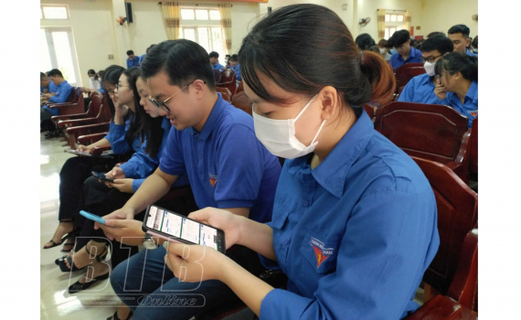 Phát động đợt hoạt động cao điểm Tuổi trẻ Thái Bình tham gia tuyên truyền, vận động hướng dẫn dịch vụ công trực tuyến mức độ 3, 4