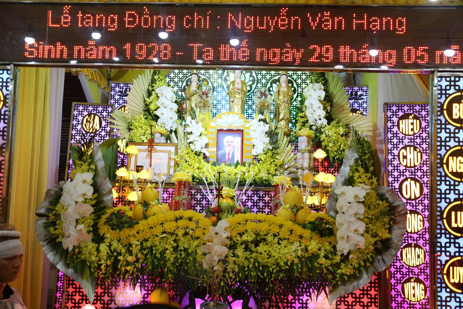 Tổ chức trọng thể lễ truy điệu, tiễn đưa đồng chí Nguyễn Văn Hạng, nguyên Ủy viên Ban Thường vụ Tỉnh ủy, nguyên Phó Chủ tịch UBND tỉnh Thái Bình về nơi an nghỉ cuối cùng