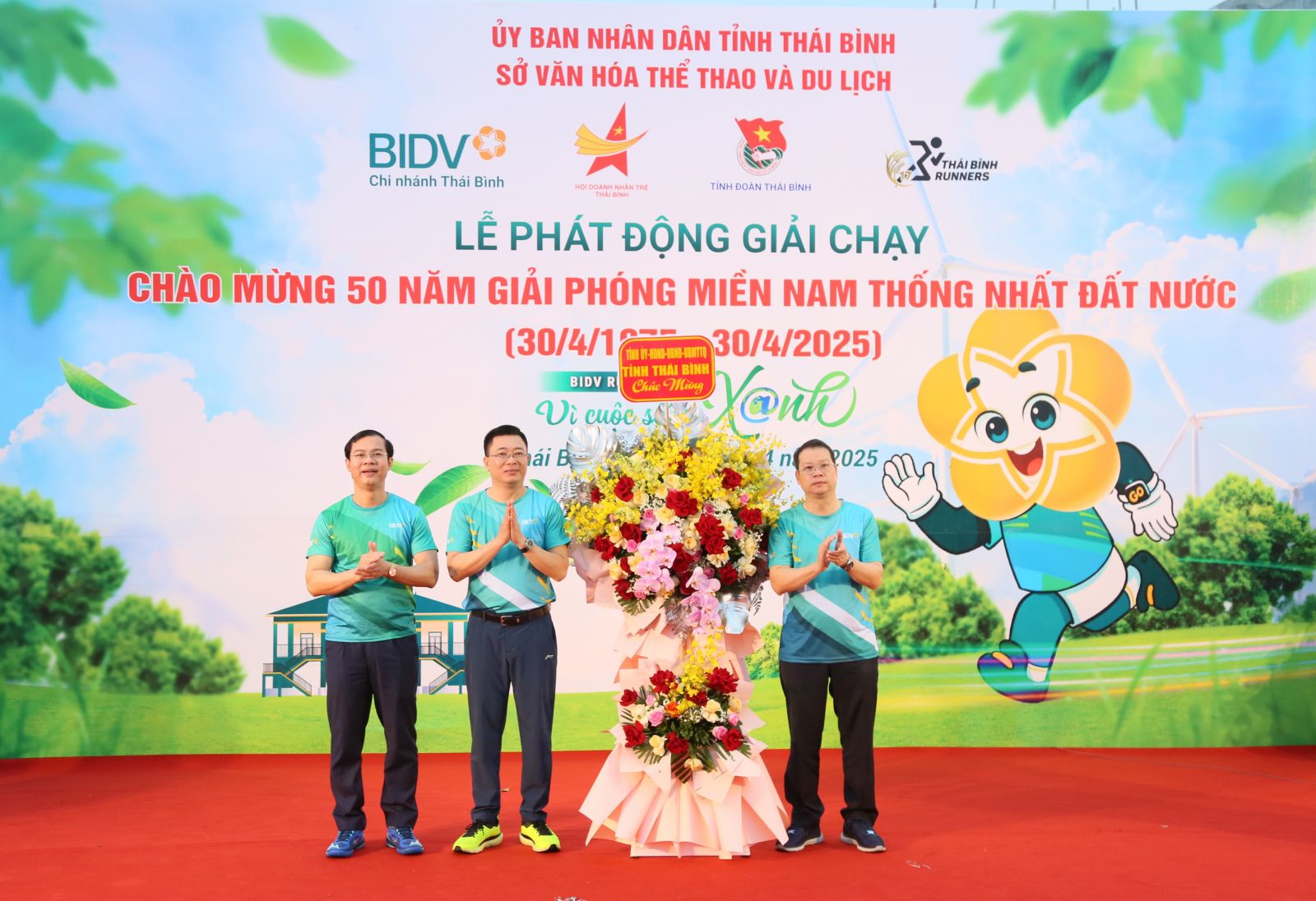 Thái Bình: Hơn 500 vận động viên tham gia giải chạy “BIDV Run - Vì cuộc sống xanh”
