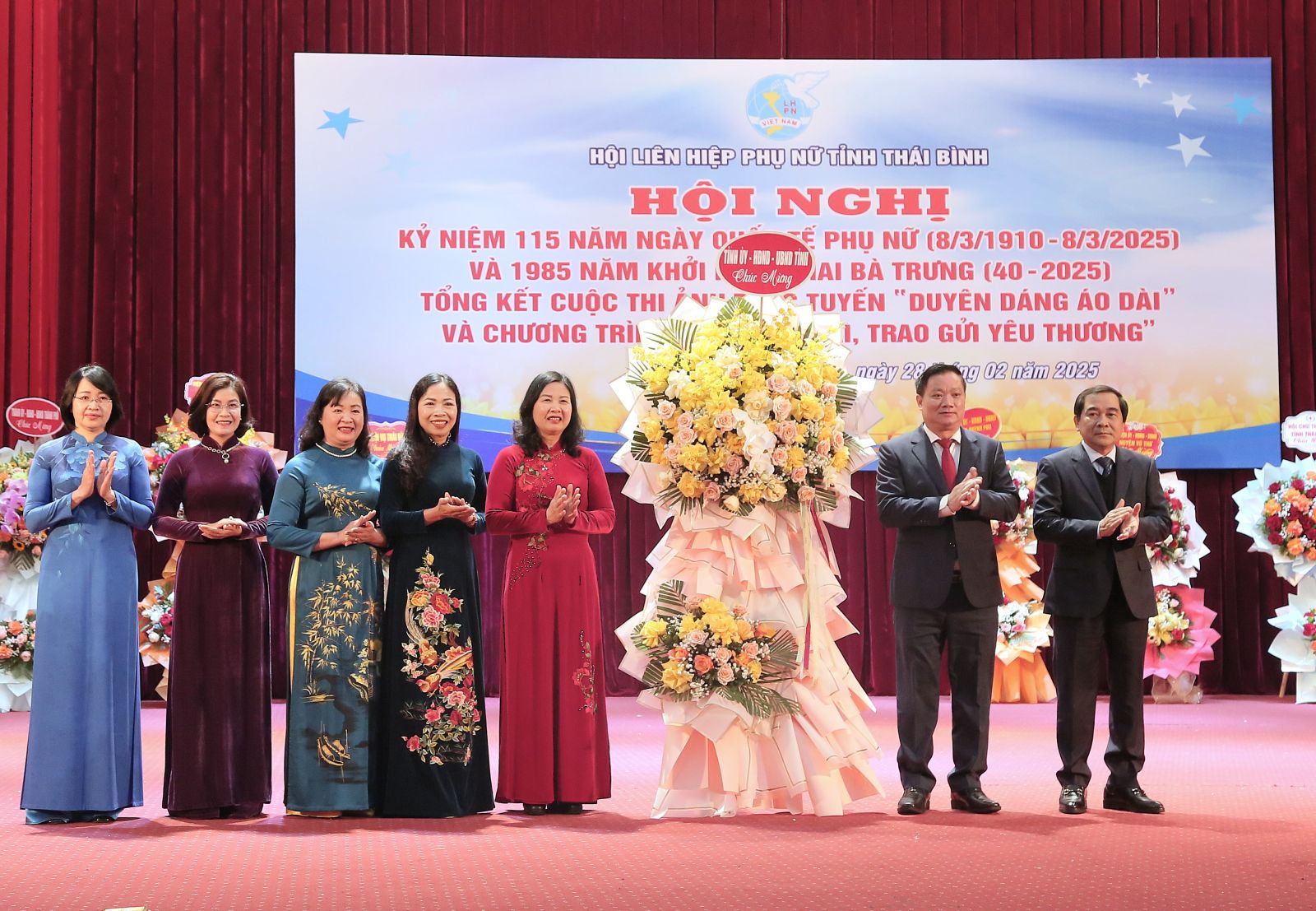 Kỷ niệm 115 ngày Quốc tế Phụ nữ và 1985 năm khởi nghĩa Hai Bà Trưng