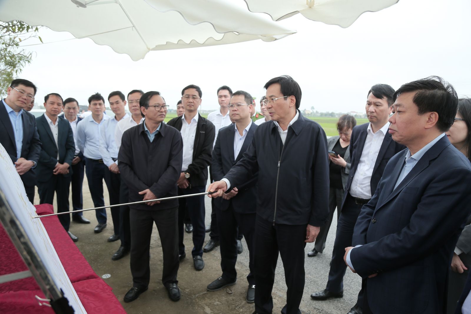 Đoàn công tác thành viên Chính phủ kiểm tra tiến độ giải phóng mặt bằng tuyến đường bộ cao tốc CT.08, đoạn qua tỉnh Nam Định và Thái Bình