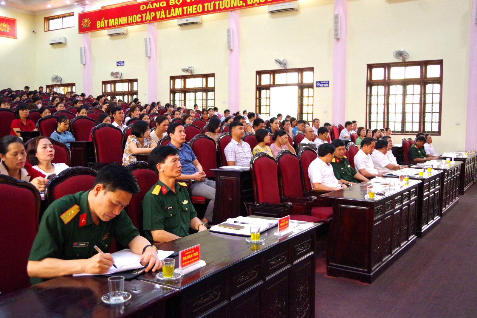 Khai mạc lớp bồi dưỡng kiến thức quốc phòng và an ninh năm 2025 bằng nguồn ngân sách địa phương