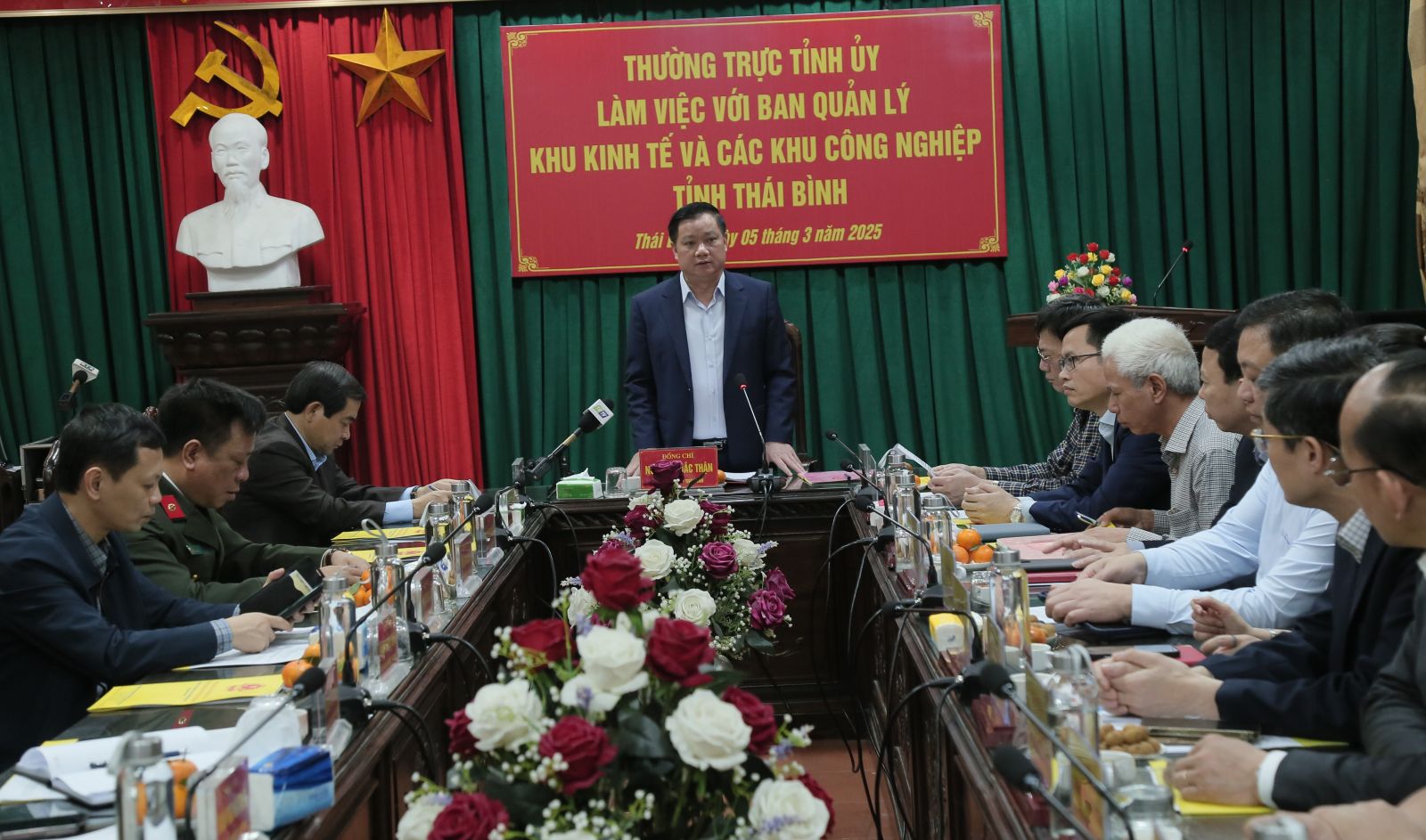 Thường trực Tỉnh uỷ làm việc với Ban quản lý Khu kinh tế và các khu công nghiệp tỉnh