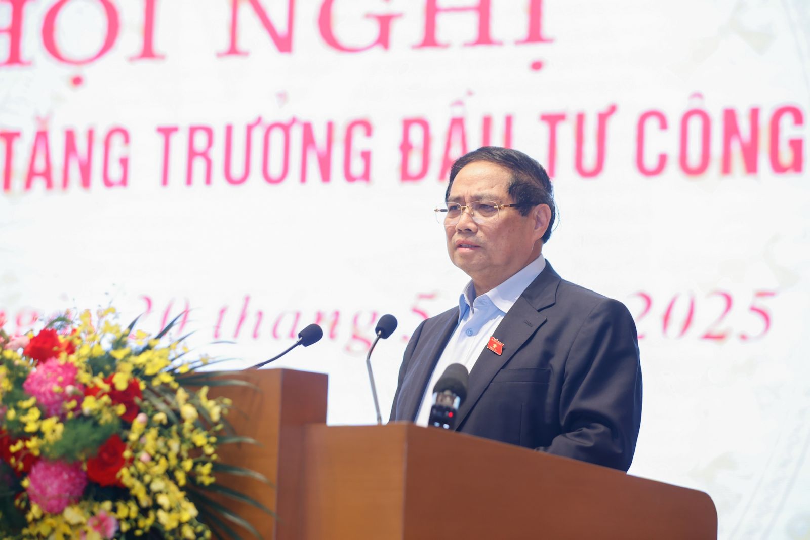 Thúc đẩy động lực tăng trưởng đầu tư công năm 2025