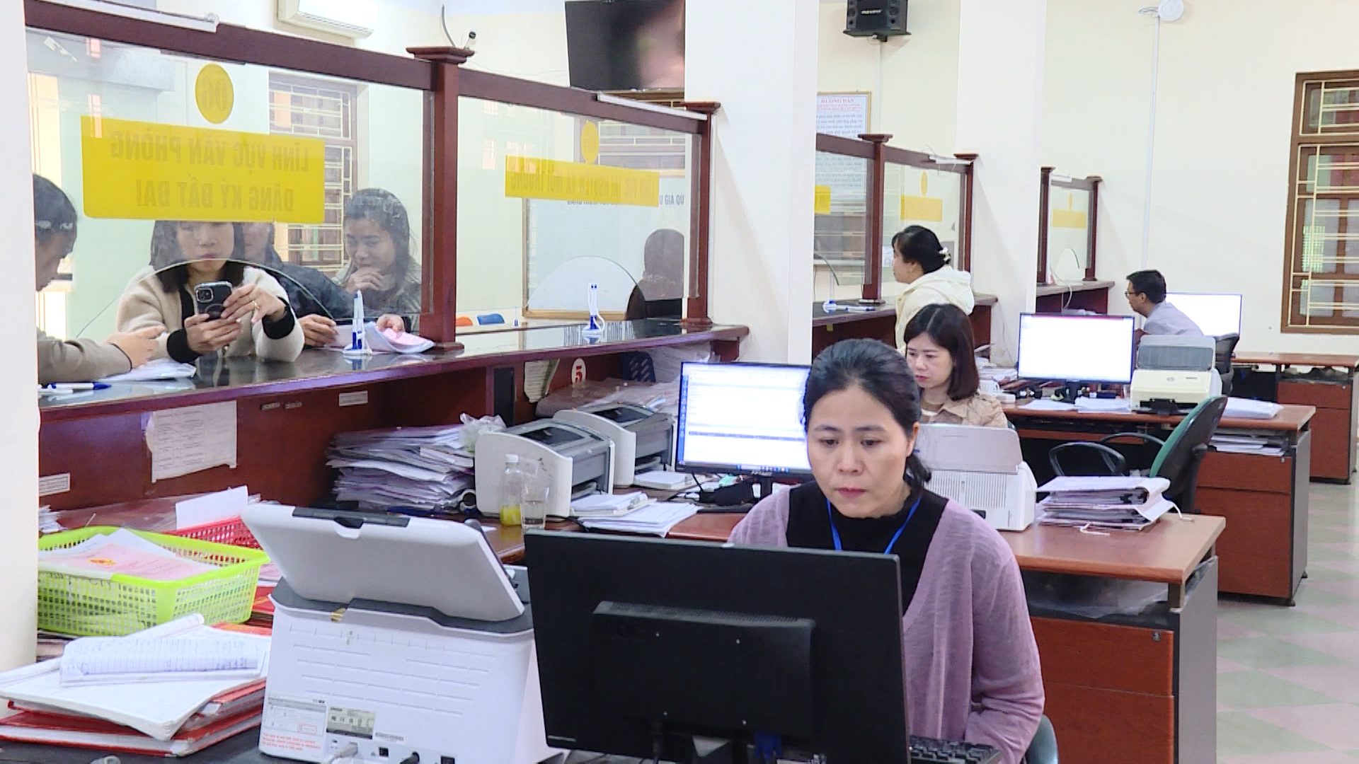 319 cán bộ, viên chức, người lao động có đơn tự nguyện xin nghỉ việc để thuận lợi cho công tác sắp xếp cán bộ