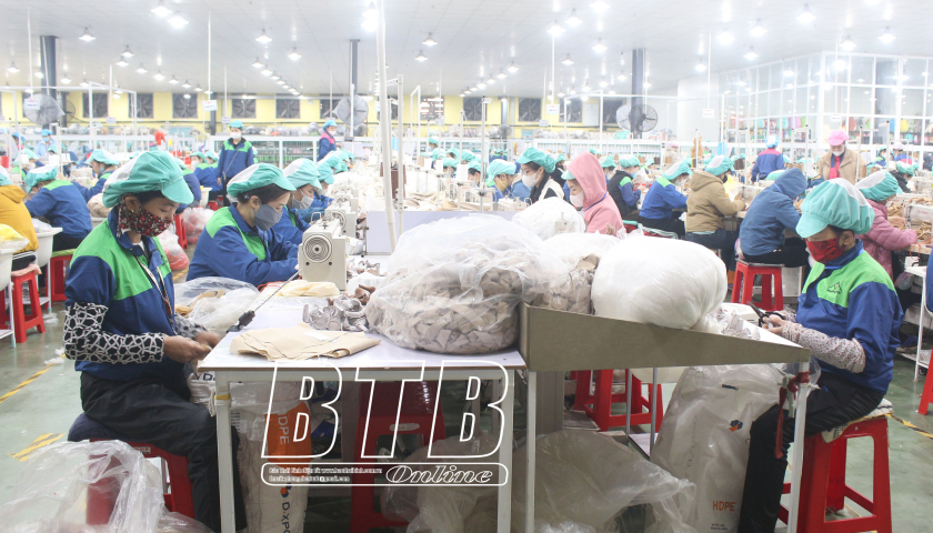 Doanh nghiệp Đông Hưng: Thi đua sản xuất, kinh doanh