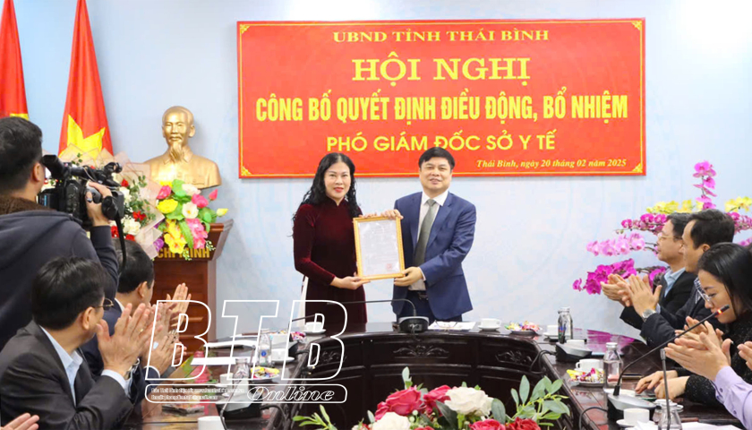 Trao quyết định bổ nhiệm chức vụ Phó Giám đốc Sở Y tế