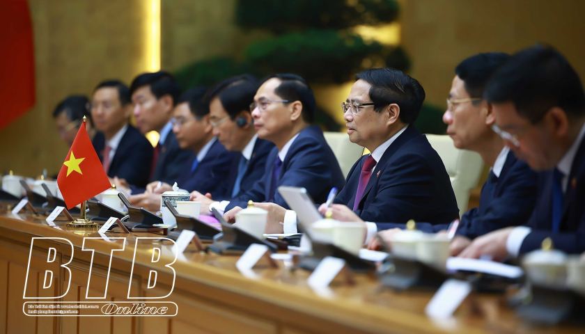 Thủ tướng Phạm Minh Chính hội đàm với Thủ tướng Singapore Lawrence Wong