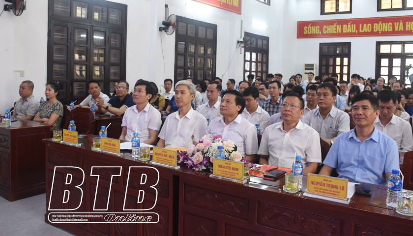 Sơ kết thực hiện kế hoạch chuyển đổi số, ứng dụng công nghệ thông tin trong ngành giáo dục