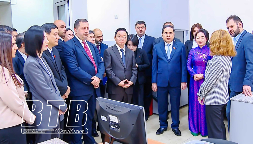 Chủ tịch Quốc hội Trần Thanh Mẫn và Phu nhân thăm Đại học Tổng hợp Quốc gia Yerevan