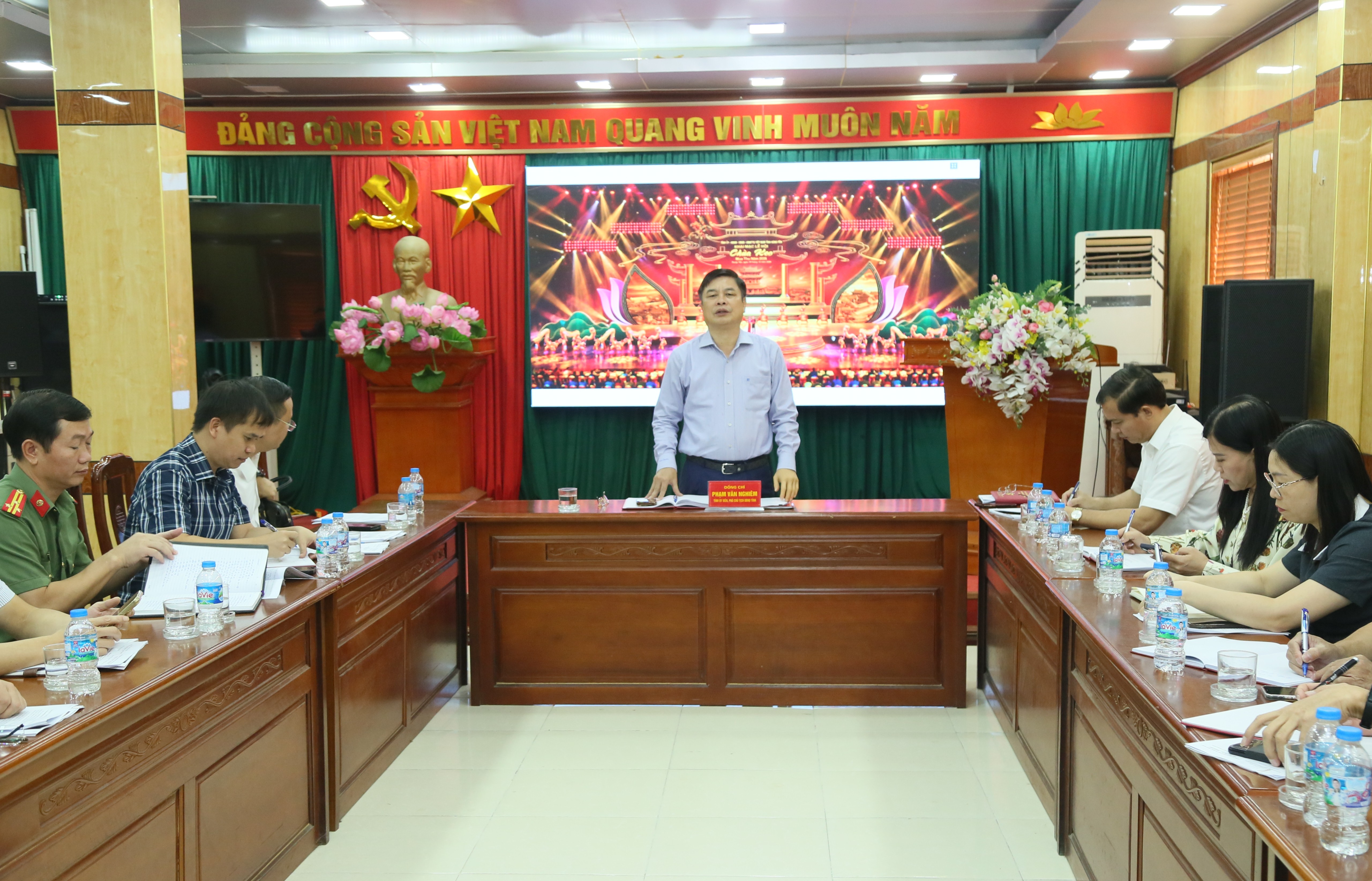 UBND tỉnh họp nghe báo cáo các nội dung thuộc lĩnh vực văn hóa, thể thao