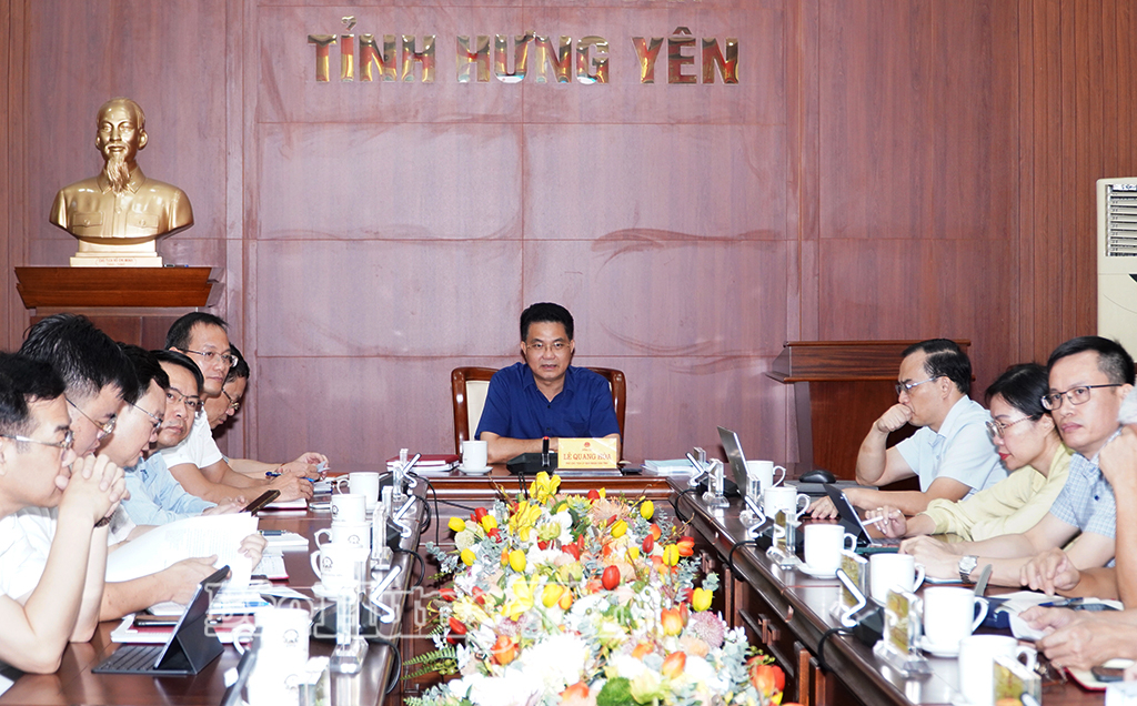 UBND tỉnh họp nghe báo cáo các đề án, kế hoạch phát triển thương mại, dịch vụ và chuyển đổi số