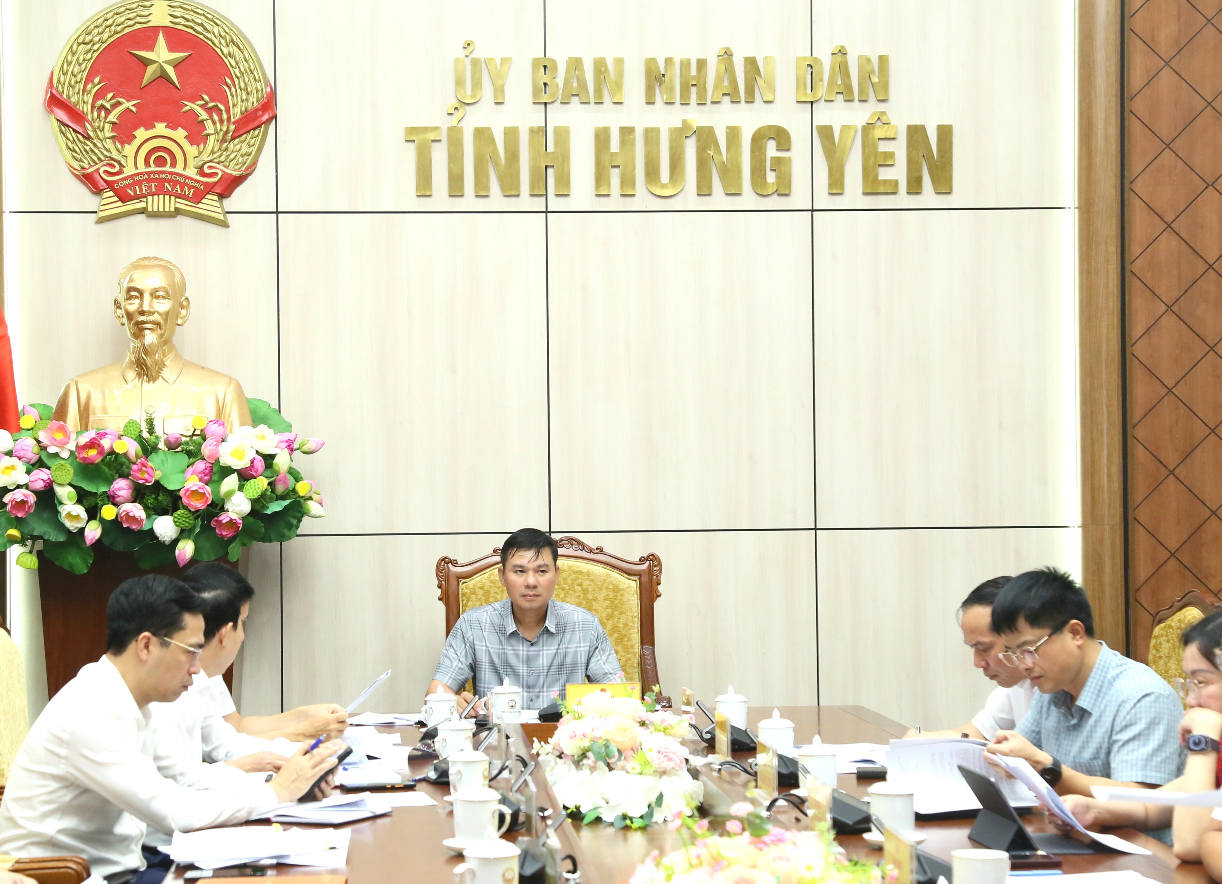 UBND tỉnh nghe báo cáo tiến độ giải ngân vốn đầu tư công, thu tiền sử dụng đất năm 2026